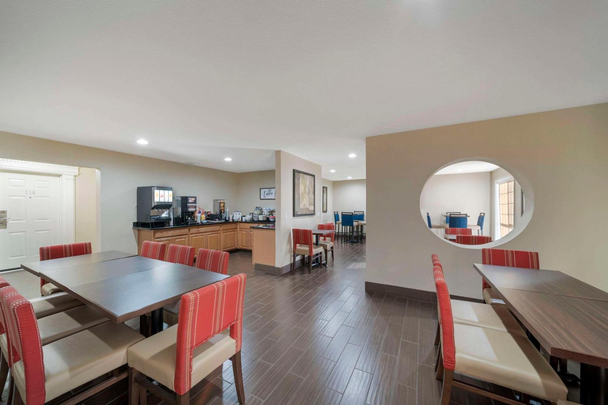 Comfort Suites Red Bluff Near I-5 Экстерьер фото