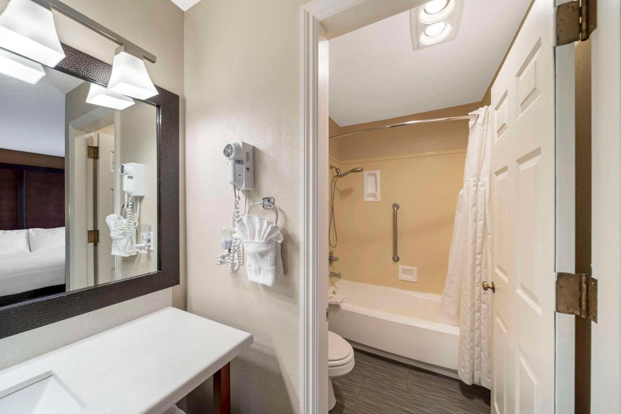 Comfort Suites Red Bluff Near I-5 Экстерьер фото