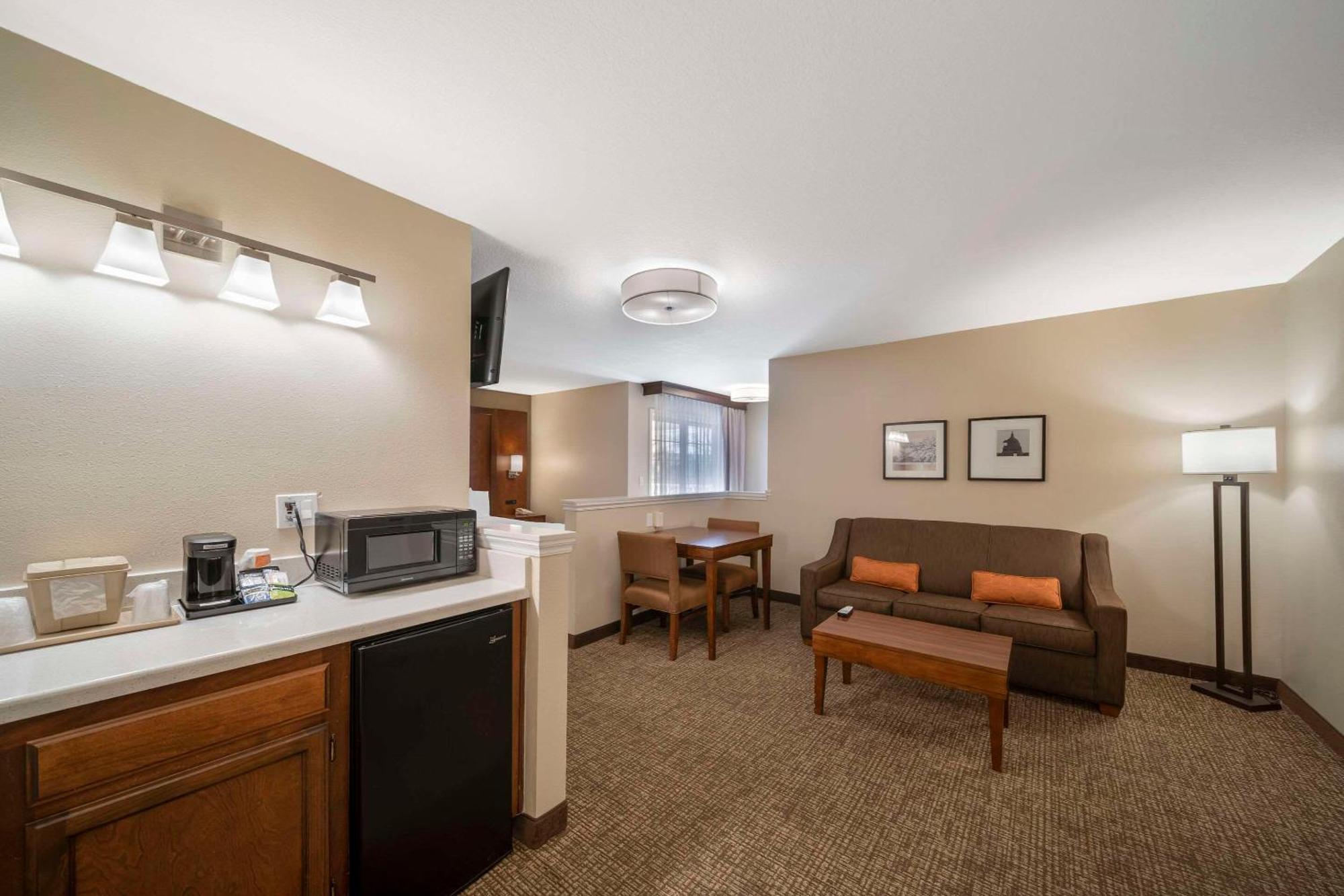 Comfort Suites Red Bluff Near I-5 Экстерьер фото