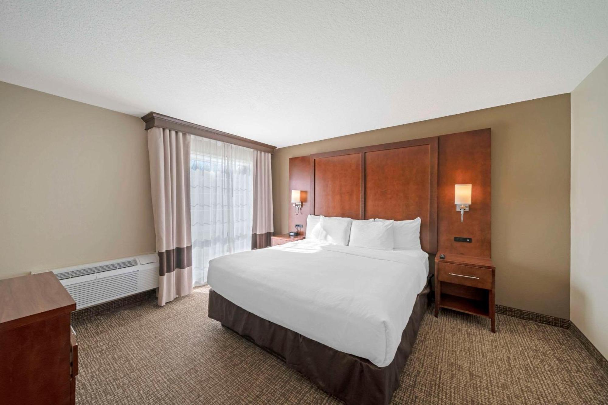 Comfort Suites Red Bluff Near I-5 Экстерьер фото